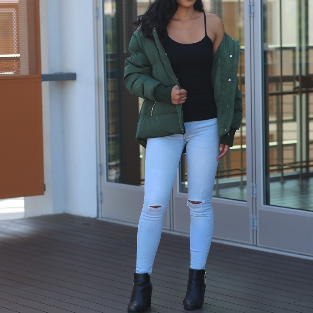 Puffer jacket with hood in olive green